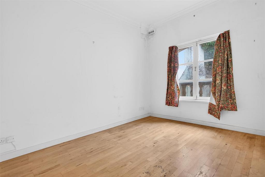 To Let 2 3 Bedroom House Danbury STreet N1 www.isl