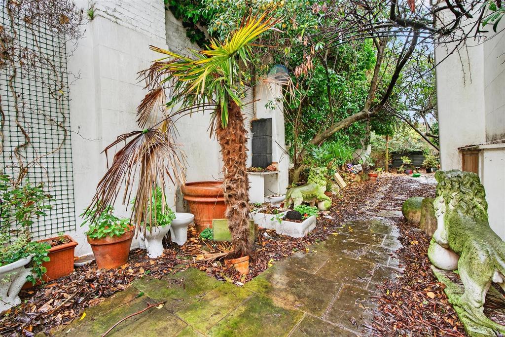 To Let 2 3 Bedroom House Danbury STreet N1 www.isl
