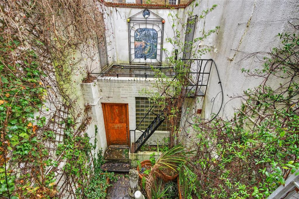 To Let 2 3 Bedroom House Danbury STreet N1 www.isl