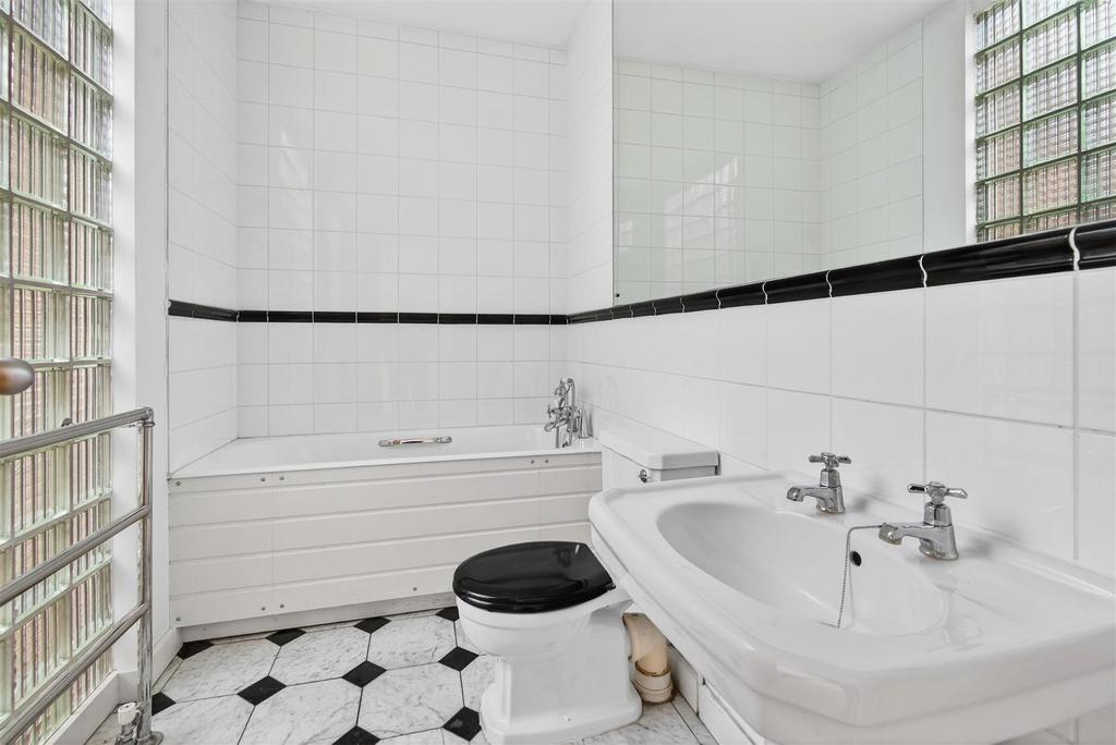 To Let 2 3 Bedroom House Danbury STreet N1 www.isl