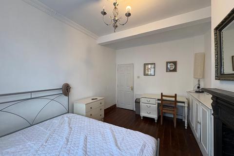 1 bedroom house of multiple occupation to rent, Darwin Road, London W5