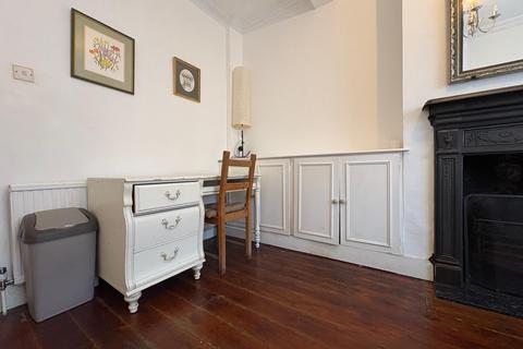 1 bedroom house of multiple occupation to rent, Darwin Road, London W5