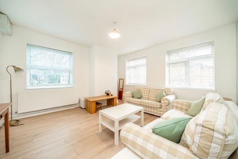 undefined, North Street, Isleworth TW7
