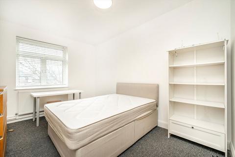 undefined, North Street, Isleworth TW7