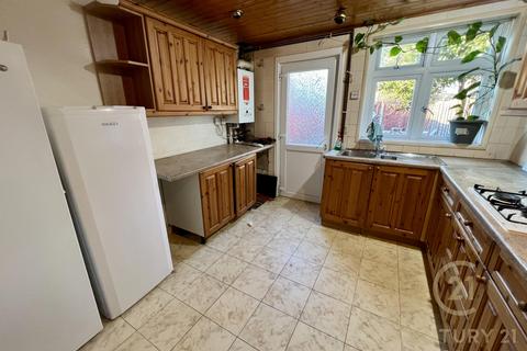 3 bedroom terraced house to rent, Hayman Crescent, HAYES UB4