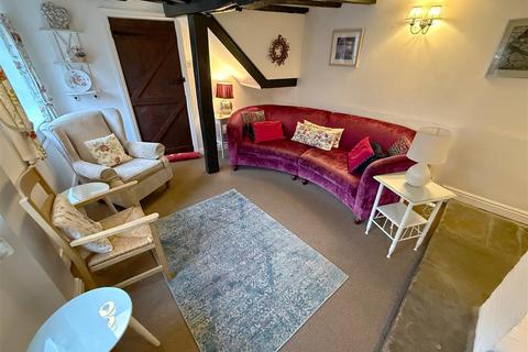 2 bedroom character property for sale, Hathaway Hamlet, Shottery, Stratford-Upon-Avon