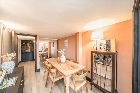 2 bedroom flat for sale, Fairfield Road, London E3