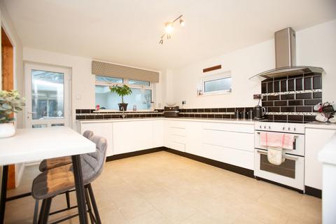 3 bedroom detached house for sale, Croft Road, Atherstone
