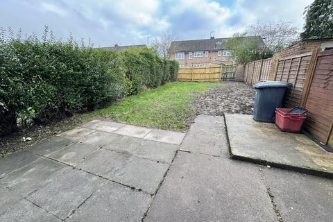 2 bedroom semi-detached house to rent, Cropston Drive, Coalville LE67