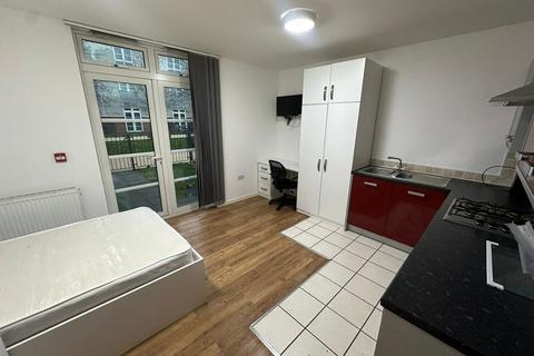 undefined, Quainton Road, Leicester LE2