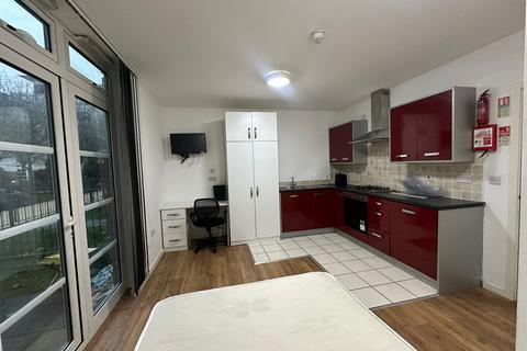 undefined, Quainton Road, Leicester LE2