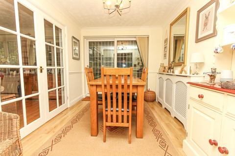 undefined, Wye Close, Wellingborough NN8