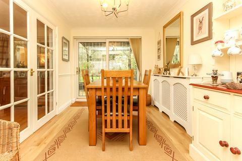 undefined, Wye Close, Wellingborough NN8