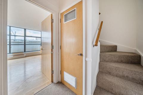 2 bedroom apartment for sale, Ferry Lane, Brentford