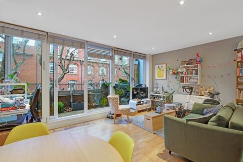 2 bedroom apartment to rent, Tower Bridge Road, London