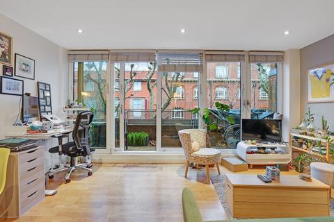 2 bedroom apartment to rent, Tower Bridge Road, London