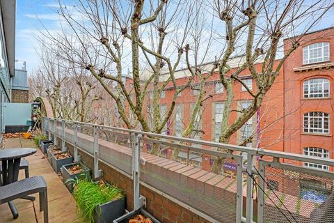 2 bedroom apartment to rent, Tower Bridge Road, London