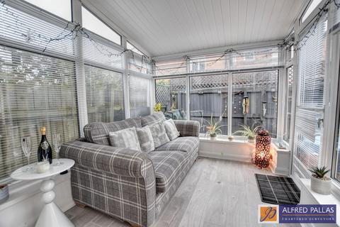 undefined, Denham Avenue, Fulwell