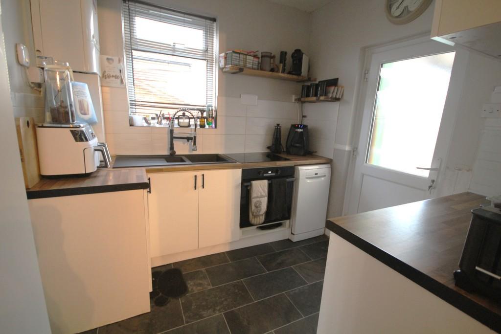 24 dee kitchen