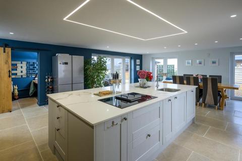 undefined, Lechlade, Gloucestershire GL7