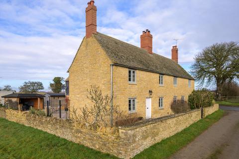 undefined, Lechlade, Gloucestershire GL7