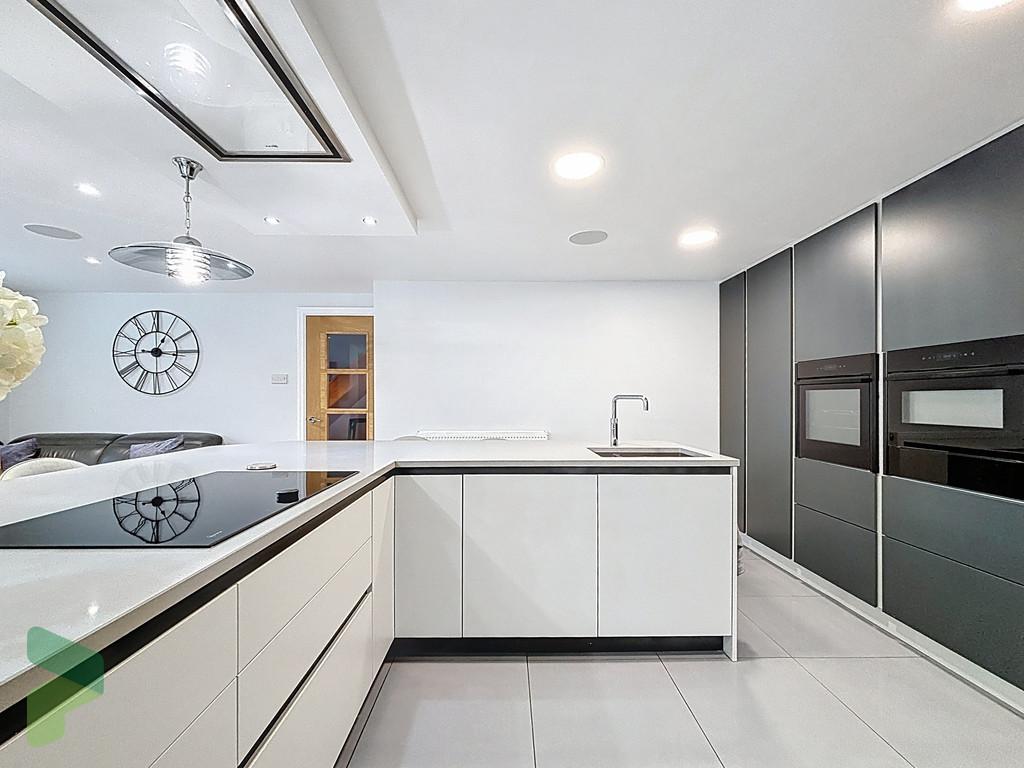 Fitted breakfast kitchen