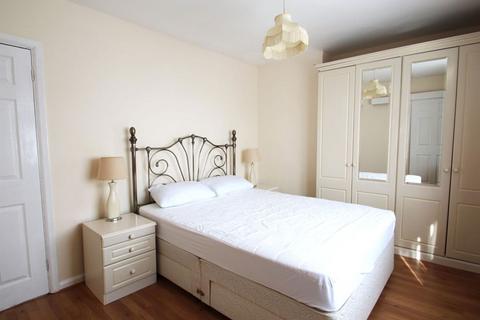 3 bedroom house for sale, Wynton Place, London W3