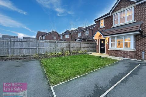 3 bedroom end of terrace house for sale, Foden Close, Farington