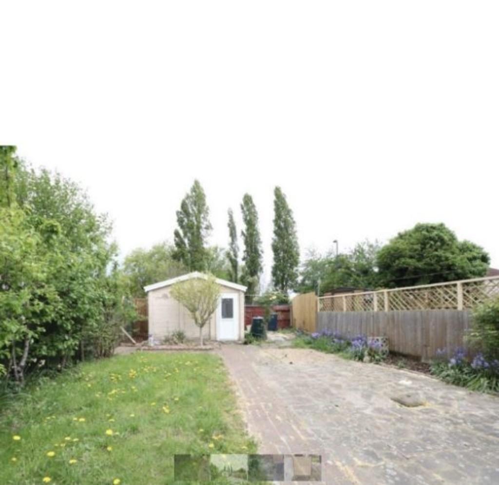 2 Mitchell Way Garage