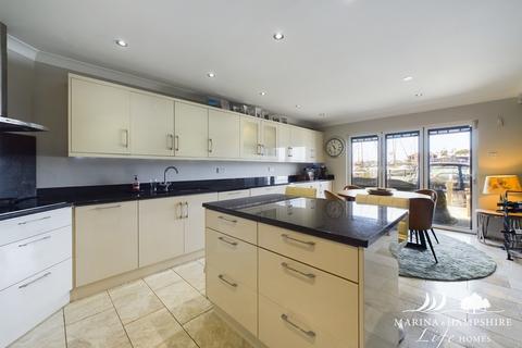 5 bedroom terraced house for sale, Bryher Island, Portsmouth PO6