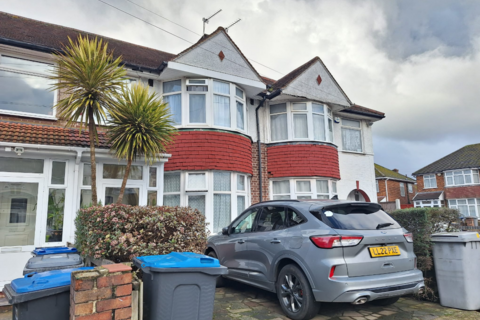 3 bedroom terraced house for sale, London NW9