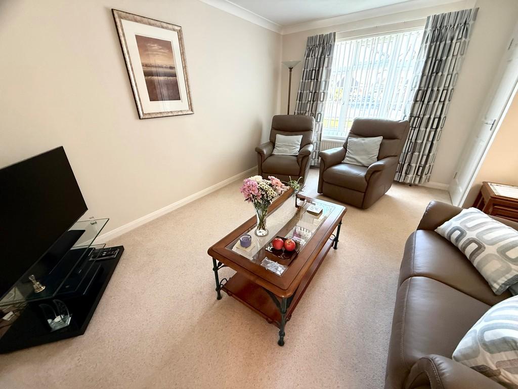 44 Davits Drive Lounge 1