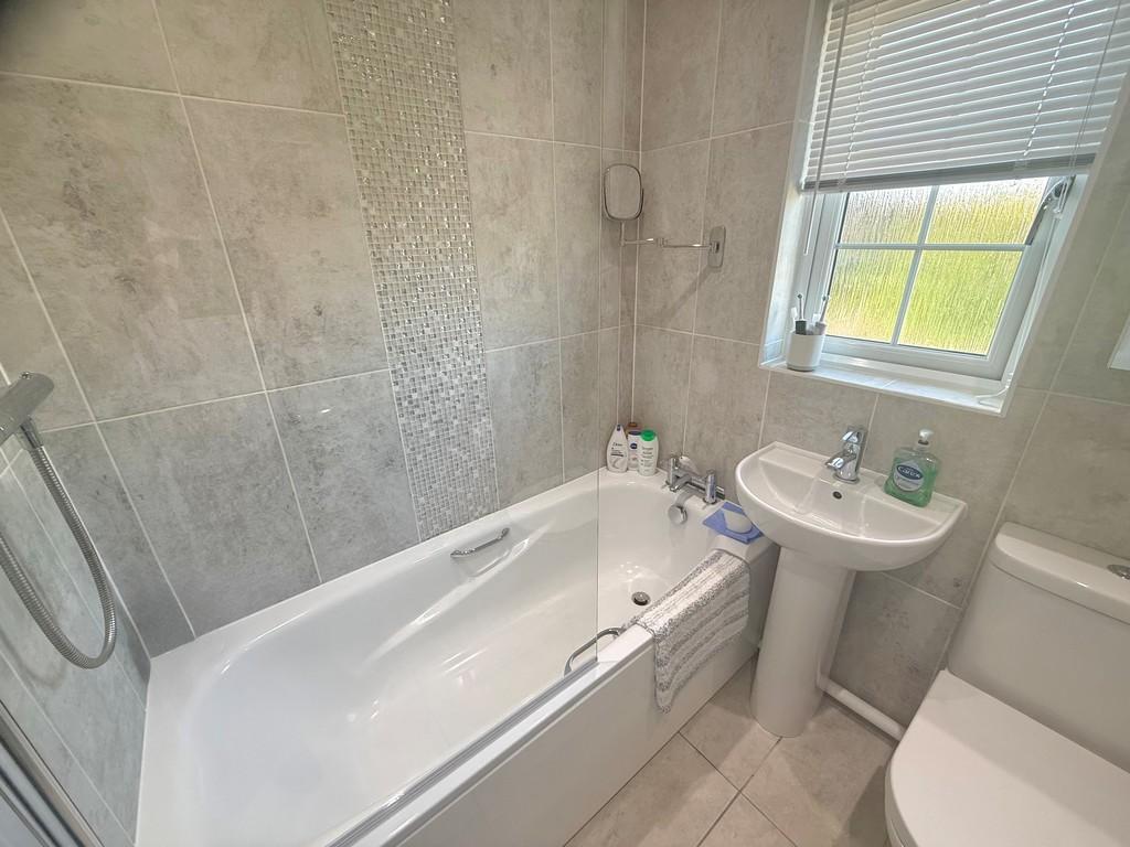 44 Davits Drive Bath2