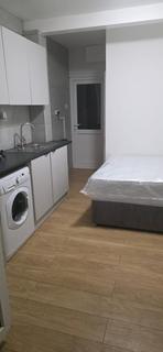Terraced house to rent, Staines Road West, Ashford, TW15