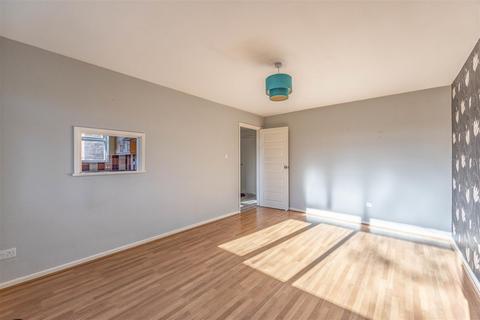 2 bedroom apartment for sale, ST. LAWRENCE GARDENS, Leigh-On-Sea