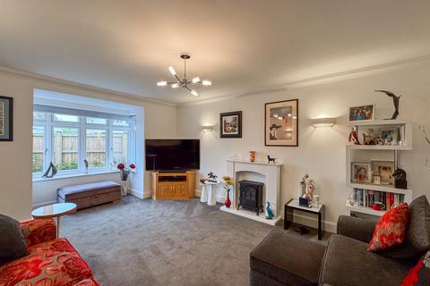 3 bedroom detached house for sale, Greenway, Frinton-on-Sea