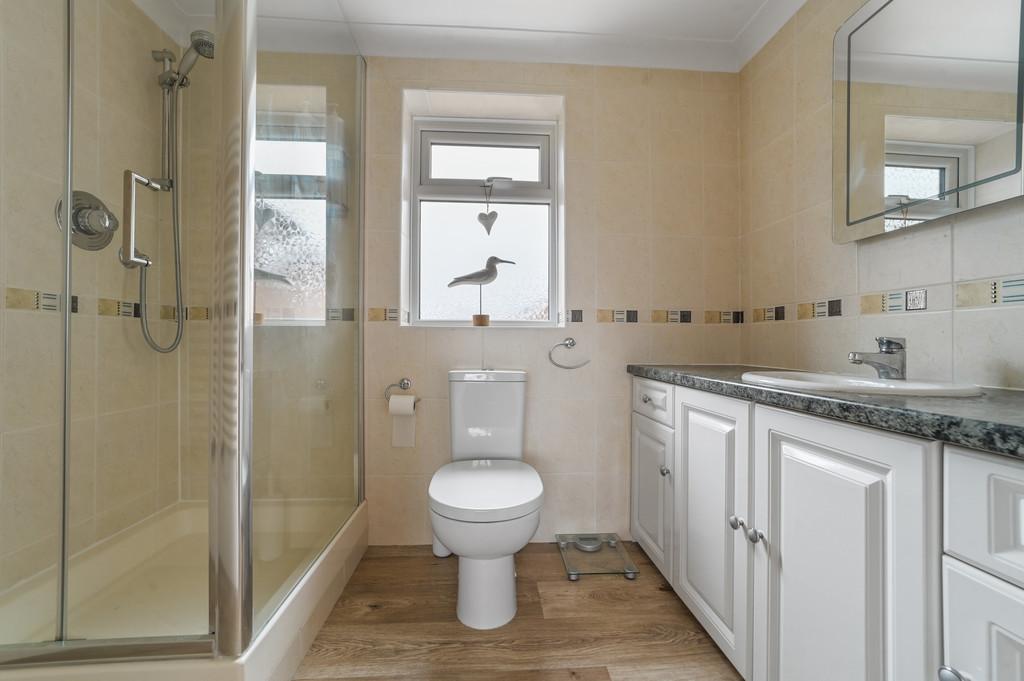 Sunny Mead-bathroom