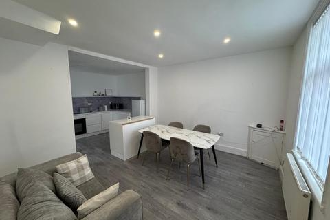 3 bedroom end of terrace house for sale, Duke Street, Blackpool FY1