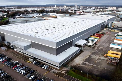Distribution warehouse to rent, 22 Mosley Rd Manchester M17 1PG