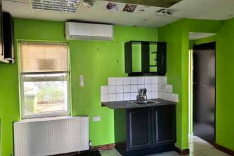 Retail property (high street) for sale, 118 Shirley Rd Southampton SO15 3FD