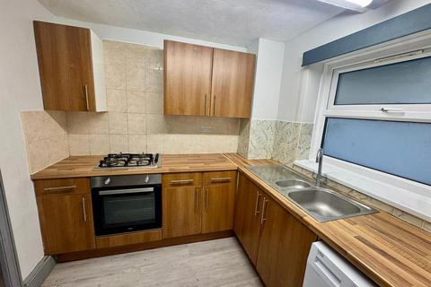 2 bedroom flat to rent, 1 Lawrence Road, Brandon House, Southsea