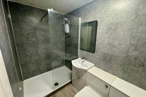 2 bedroom flat to rent, Brandon House, Southsea