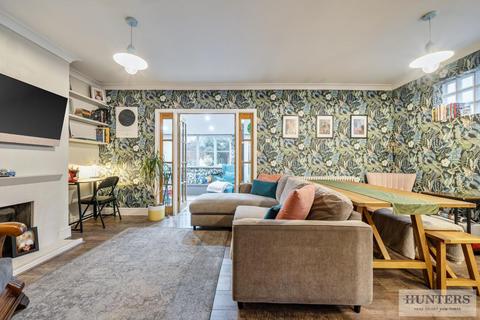 2 bedroom semi-detached bungalow for sale, Beechcroft Avenue, Bexleyheath