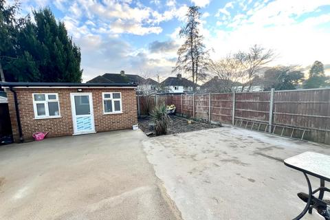 6 bedroom semi-detached house to rent, Worple Avenue, Staines-upon-Thames TW18