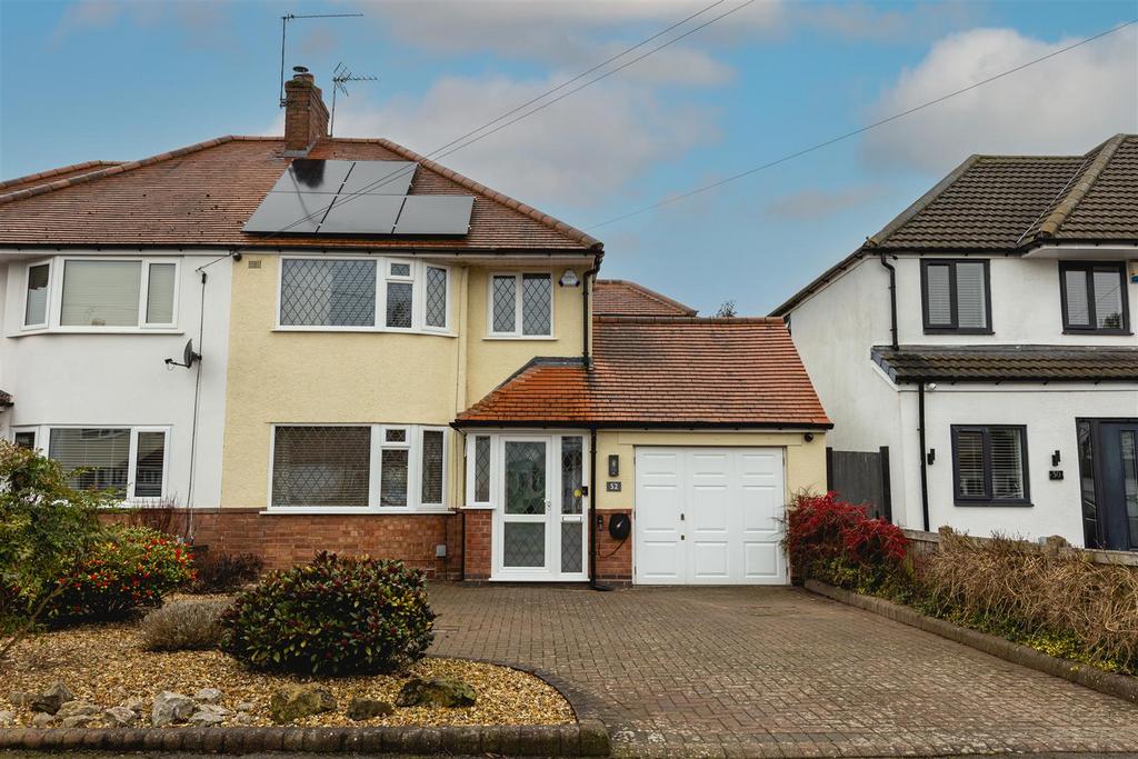 52 Fabian Crescent 3 .jpg