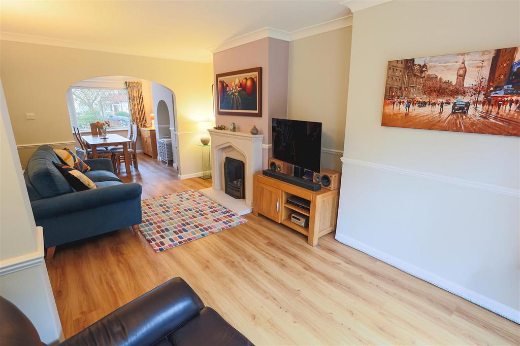 52 Fabian Crescent 19 .jpg