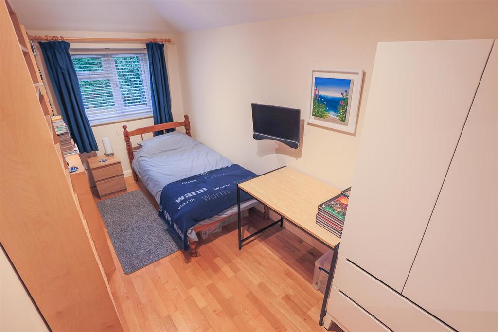52 Fabian Crescent 11 .jpg