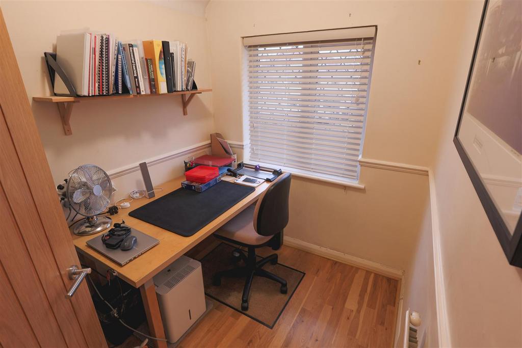 52 Fabian Crescent 4 .jpg
