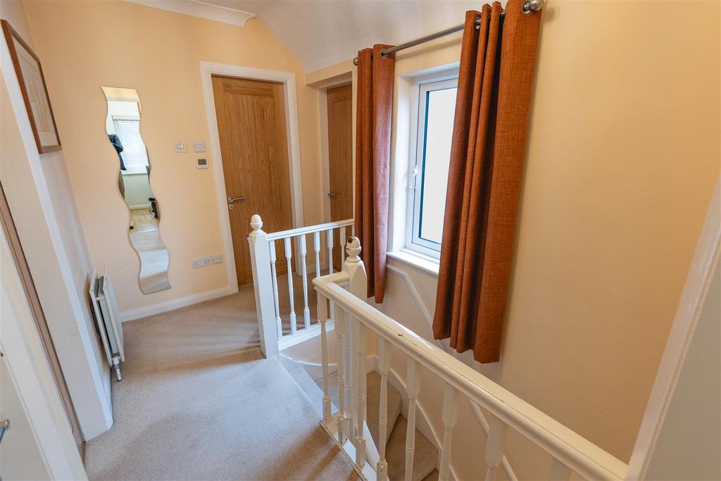 52 Fabian Crescent 14 .jpg