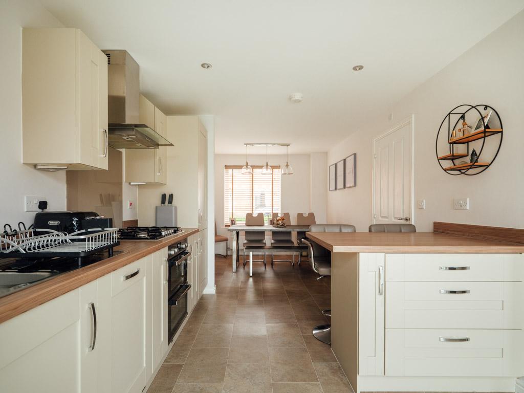 Kitchen / Dining Room